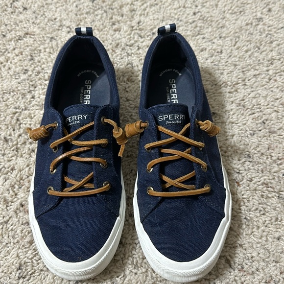 Like BRAND NEW Navy Sperry canvas boat shoes. - Picture 1 of 4